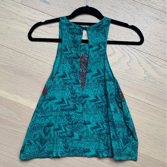 Summer tank top with embroidery - Picture 3 of 6